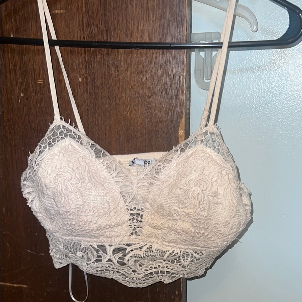 Elegant Lace Bralette in Cream